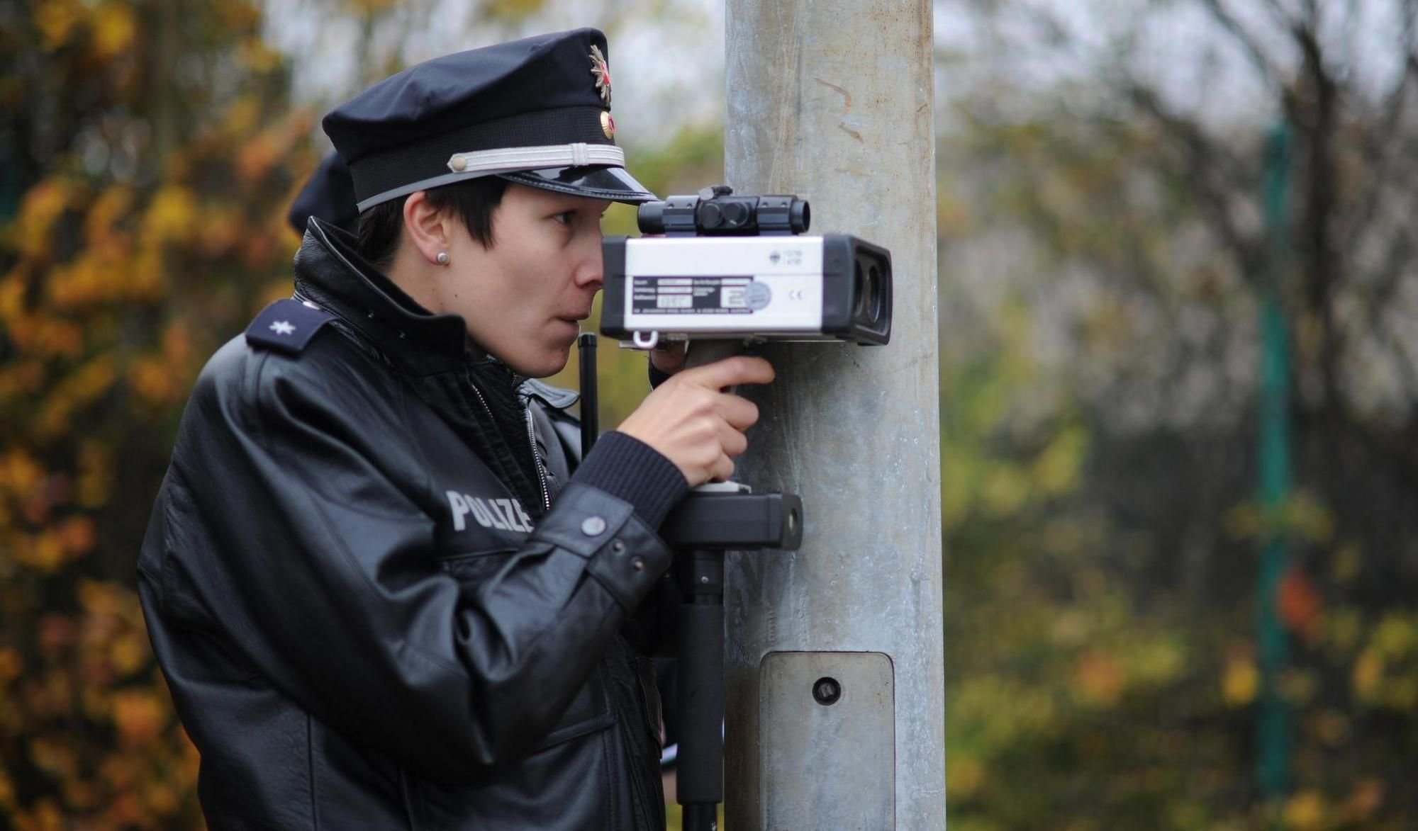 Teuer: Mit 180 in der 100er-Zone geblitzt