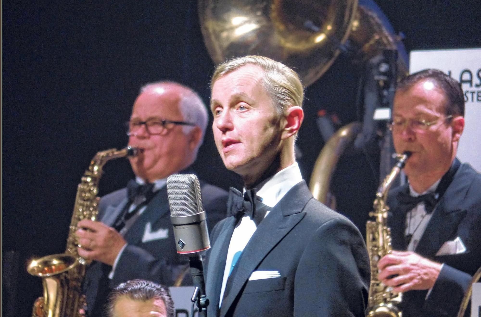 Max Raabe begeistert sein Publikum