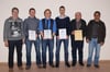 
Die Geehrten haben einen Grund zum Feiern: (von links) Wolfgang Reiff, Jürgen Anic, Benjamin Baur, Martin Bringazi, Erwin Thierfeld und Cemal Sarikaya. 
