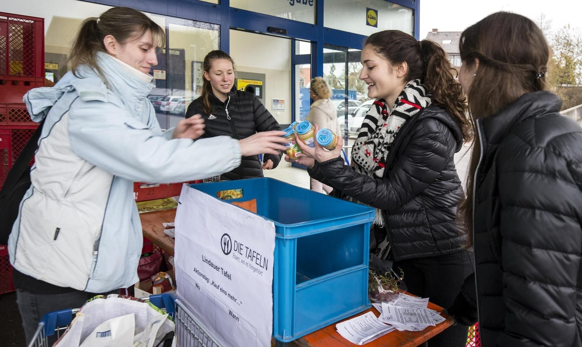 Schüler sammeln Sachspenden für Tafelladen