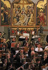 
Vor dem Merklinger Hochaltar, der das Sterben Jesu Christi zeigt, findet am Karfreitag wieder ein geistliches Konzert statt.
