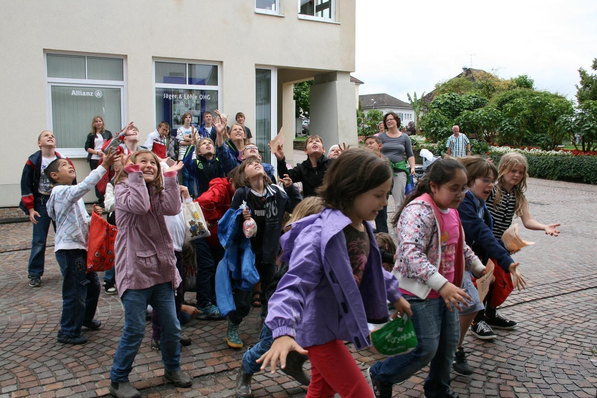 Dörrobst, Früchte und Süßigkeiten für die Kinder
