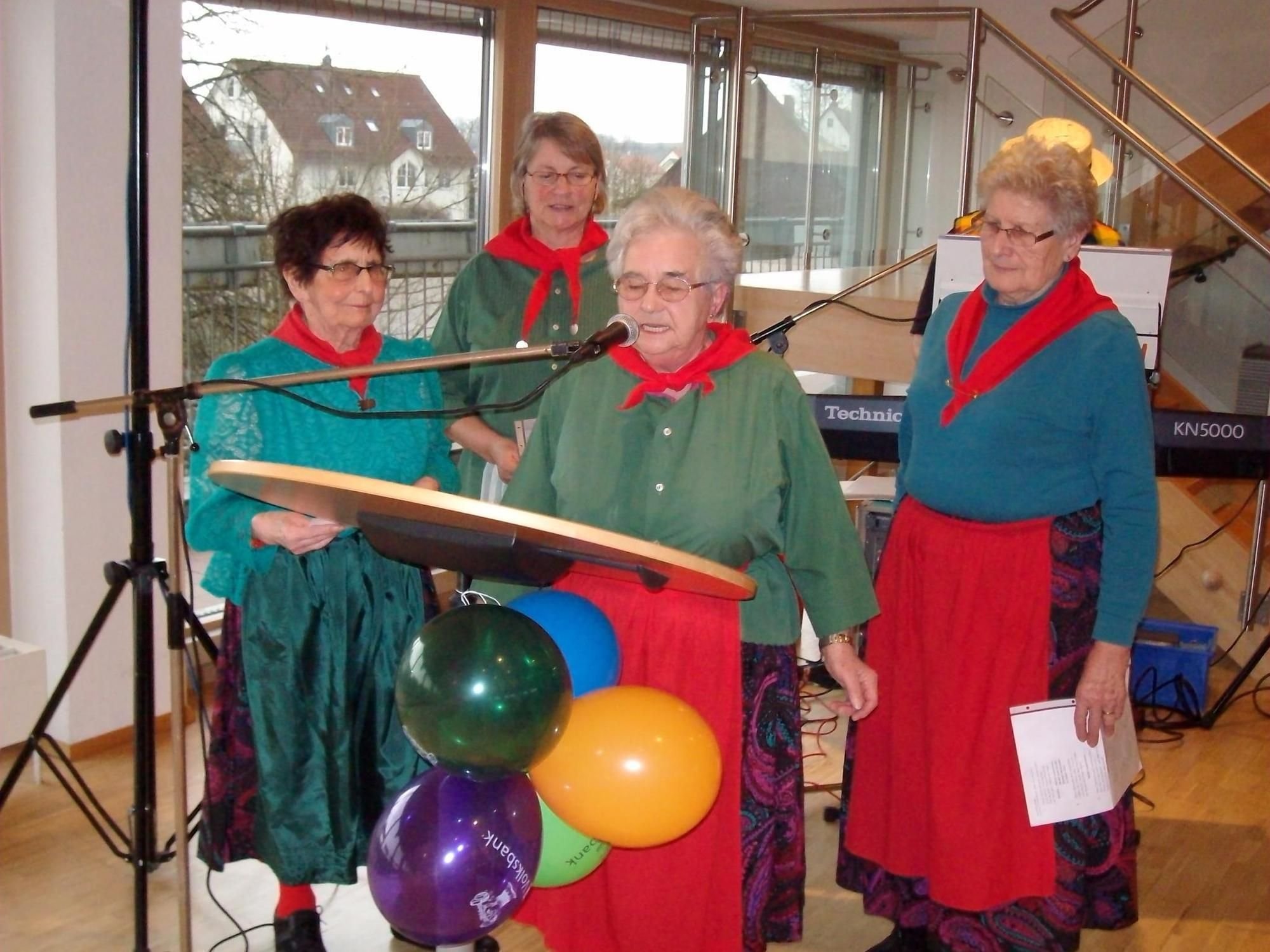 Werner Eberle erhält Applaus