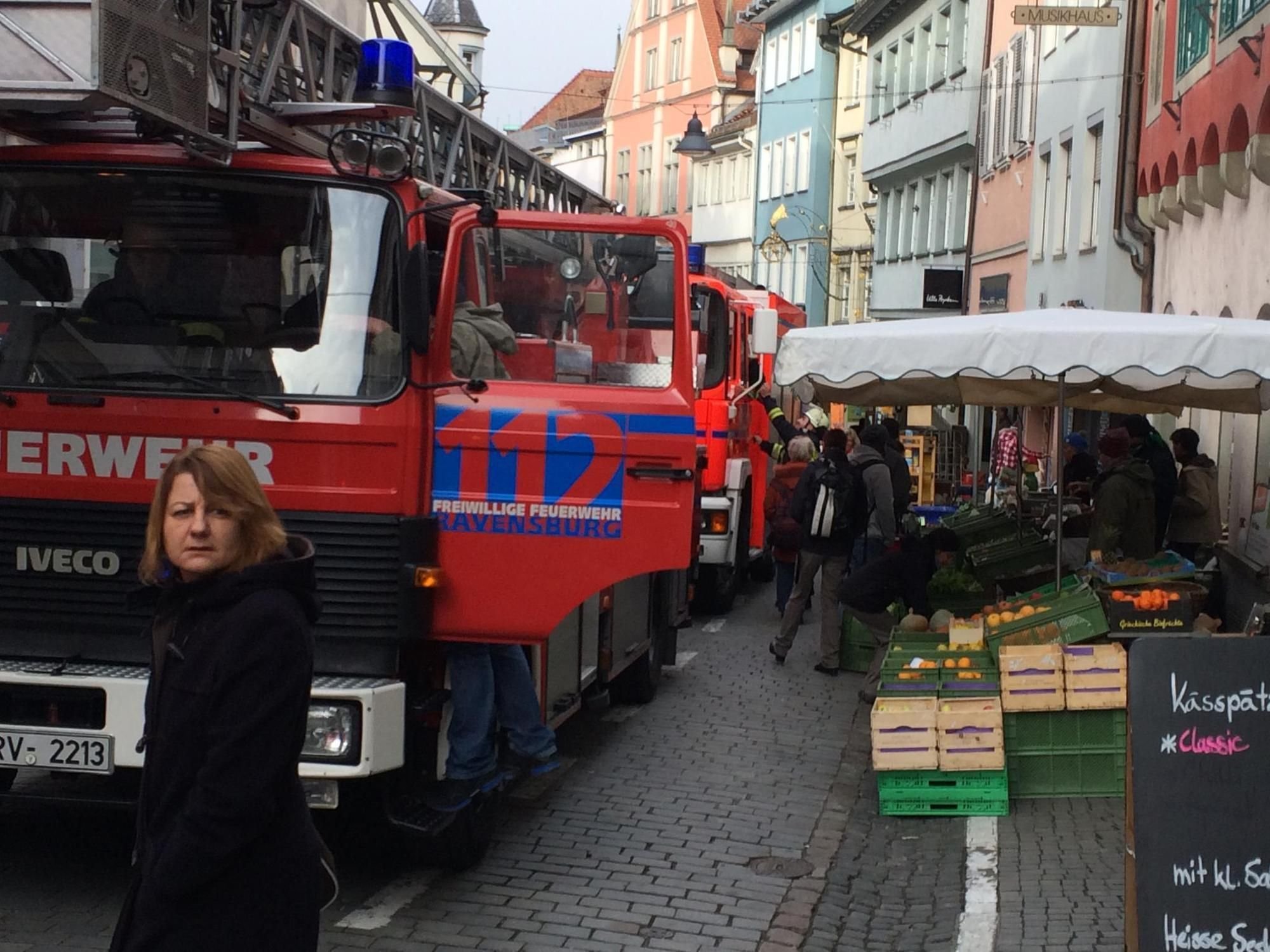 Feuerwehr meistert heiklen Einsatz auf dem Wochenmarkt