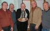 Bestgeber und die Siegermannschaft des „Golden-Wedding-Pokals“ (von links): Herbert Heumos, Edgar Steurer, Rudi Koppold, Xaver Bodenmiller und Anton Kekeisen.