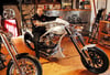 Seine Motorräder sind Träume aus Stahl und Chrom: Talkgast Volker Sichler aus Zimmern bei Rottweil baut exklusive Motorräder, zumeist Unikate. Hollister’s MotorCycles heißt seine Firma.