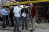 Der Architekt, der Bauherr und der Bürgermeister: Bernd Schweizer, Joachim Vogel und Wolf-Dietrich Fehrenbacher freuen sich beim Richtfest der Steuerberatungsgesellschaft Kieninger über den gelungenen Rohbau.