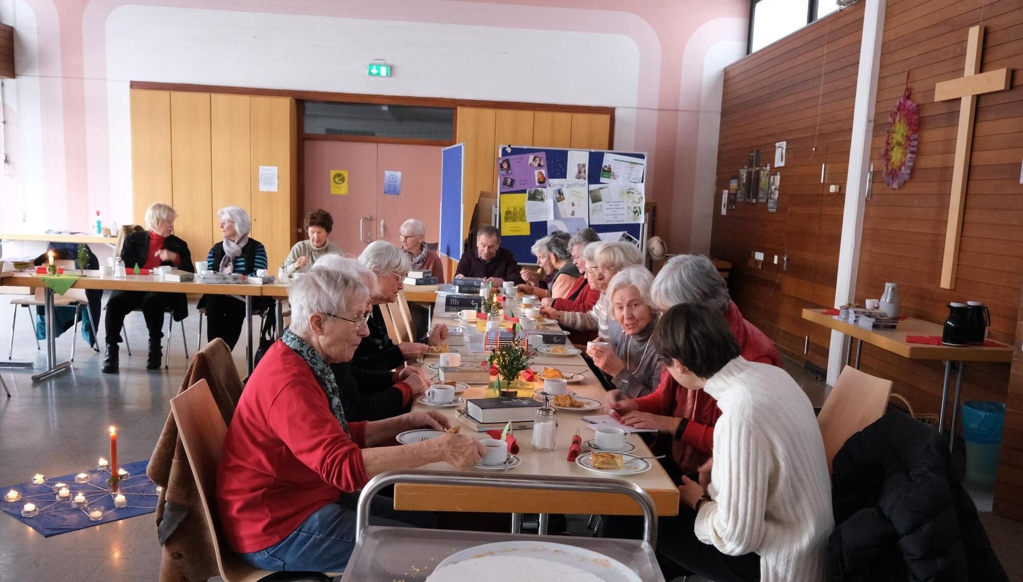 Adventsfeier Des Offenen Treffens Für Frauen Und Männer