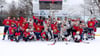 Seibranzer Hobbytruppe Wild Santas vermittelt Spaß und Freundschaft auf dem Eis