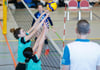 Die Volleyballerinnen der TG Bad Waldsee (li. Carla Baer, re. Laura Weber) spielen eine starke Saison in der Oberliga.