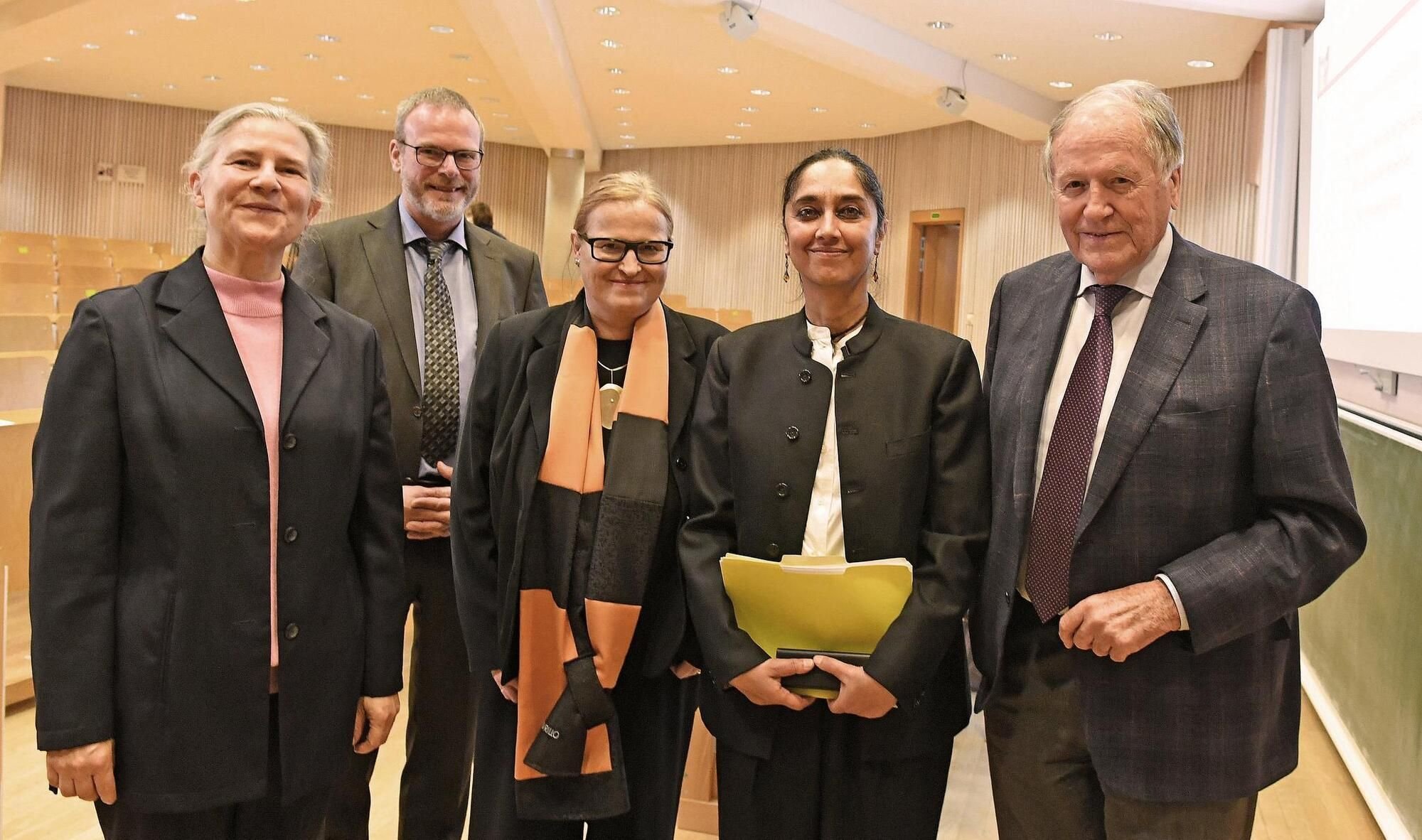 AlfonsAuerPreis für Gandhis Urenkelin