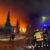 Meterhohe Flammen und Millionenschaden – Großbrand zerstört Firma