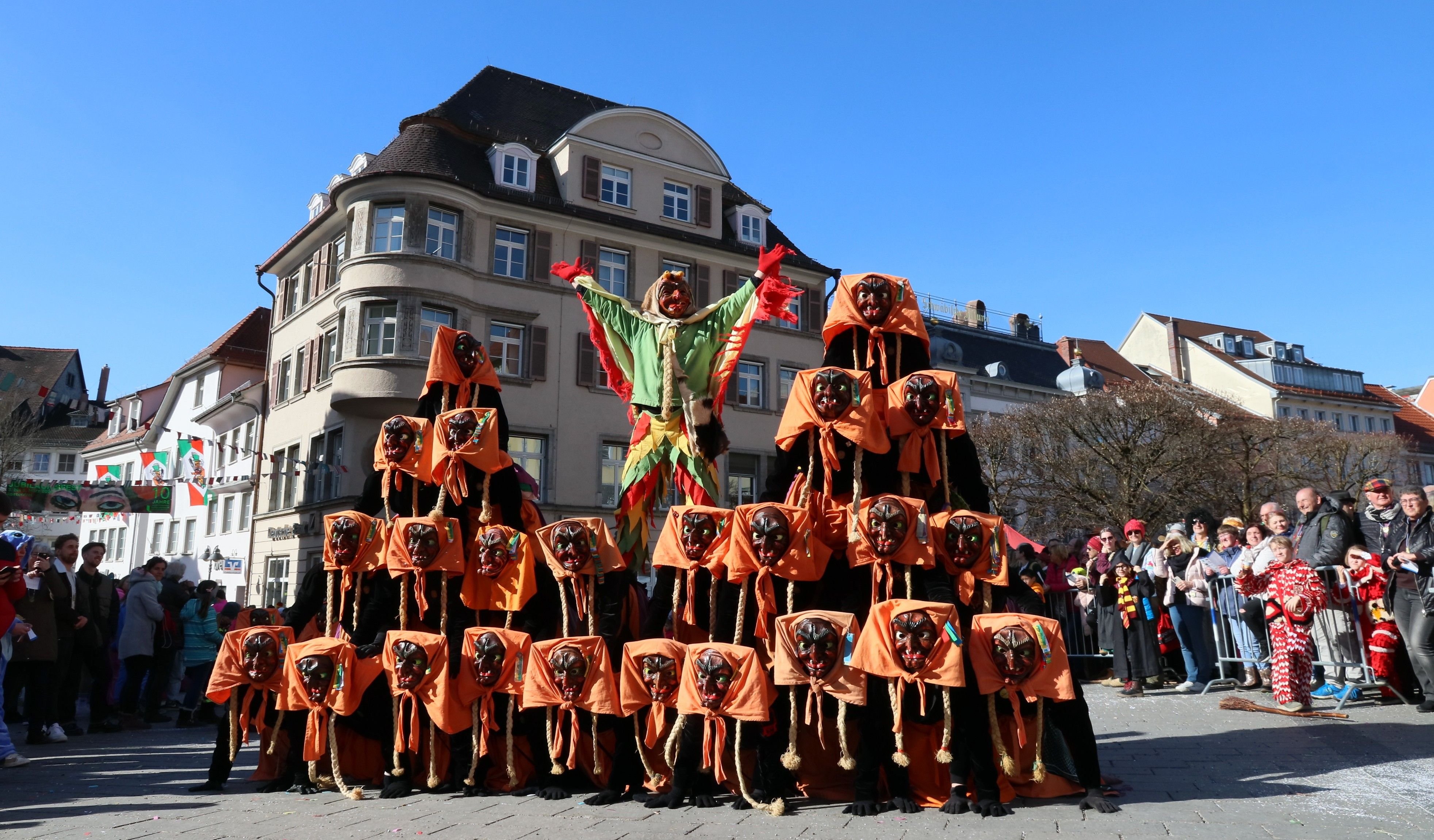 Rosenmontagsumzug in Ravensburg: Bilde rund Video