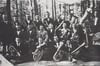 Die wohl älteste Aufnahme des Jubilars stammt vom 20. Mai 1923. Die bereits 20 Mann starke Kapelle spielte beim Waldfest des Turnvereins Meckenbeuren.