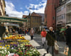 Unter anderem an der Konzentration aller Blumenhändler auf dem Gespinstmarkt entzündet sich Kritik am Ravensburger Wochenmarkt.