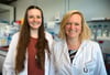 Doktorandin Hannah Flach und Professorin Susanne Kühl vom Institut für Biochemie und Molekularbiologie der Universität Ulm haben zum Thema Glyphosat geforscht.