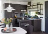 Flying-Space-Anbau mit montierter Küche und Lichttechnik, welche individuell anpassbar sind.