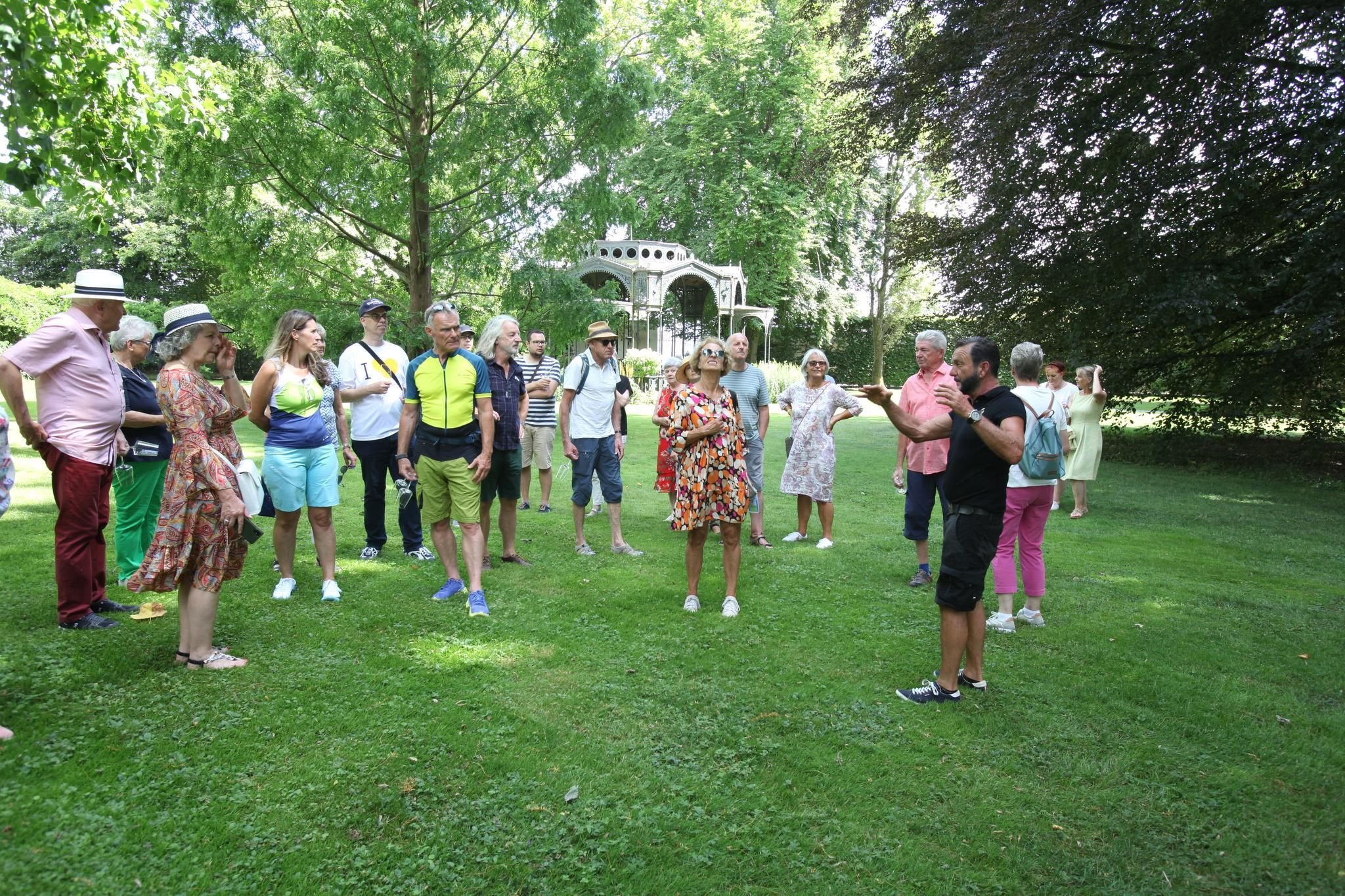 Friedrichshafen Ein Blick in den Schloss Park