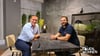 Heizungsexperte Tino Göppel (rechts) erklärt im BAUEN &amp; WOHNEN Studio Moderator Tobias Baunach auf was es beim Kauf einer neuen Heizung ankommt.