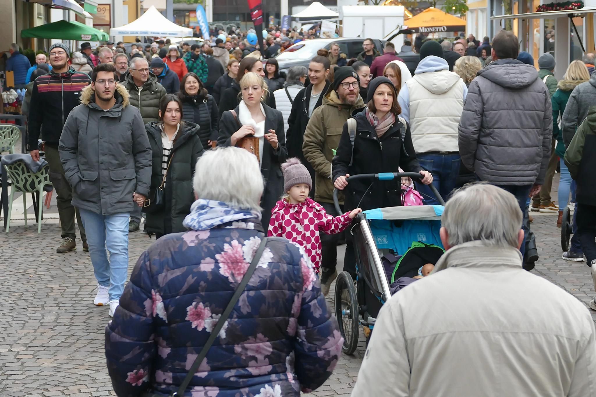 Aalen: Verkaufsoffener Sonntag lockt Besucher von nah & fern