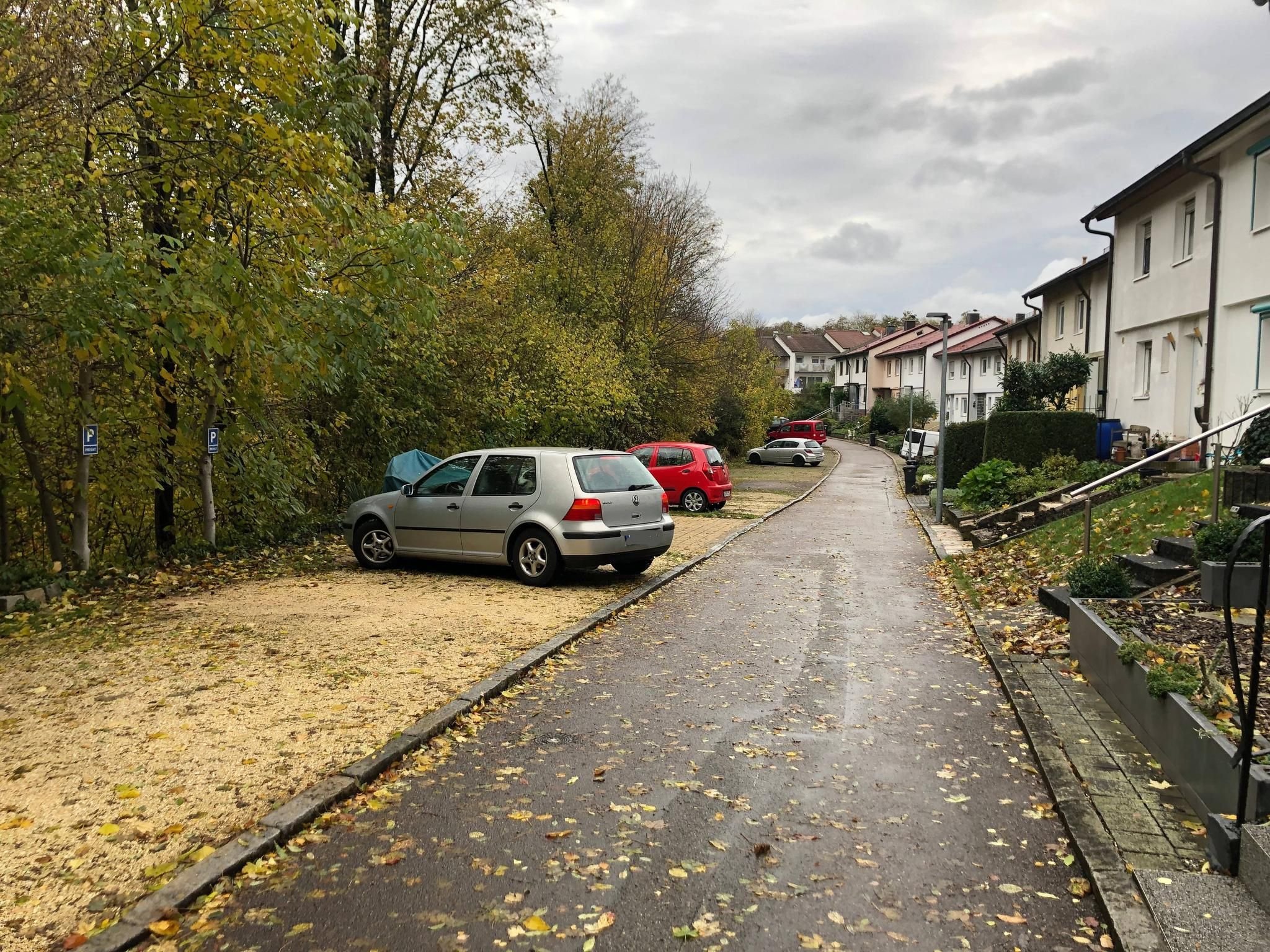 Ärger in der Pommernstraße: Stadt erhöht Pacht für Stellplätze massiv