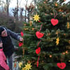 Aktion Wunschbaum in Laupheim feiert Jubiläum auf dem Weihnachtsmarkt