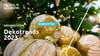 Christbaumkugeln in Champagne liegen voll im Weihnachtsdekotrend 2023