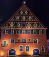 24 Fenster und Türen hat das Alte Rathaus in Bopfingen; perfekt für einen Adventskalender also.