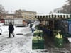 Die Attraktivität des Wochenmarkts auf dem Rudolf-Maschke-Platz, hier im Schneetreiben am vergangenen Donnerstag, soll erhöht werden.