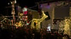 Das Weihnachtshaus: Schlitten, Rentier und Co. sorgen für stimmungsvolle Atmosphäre im Freien.