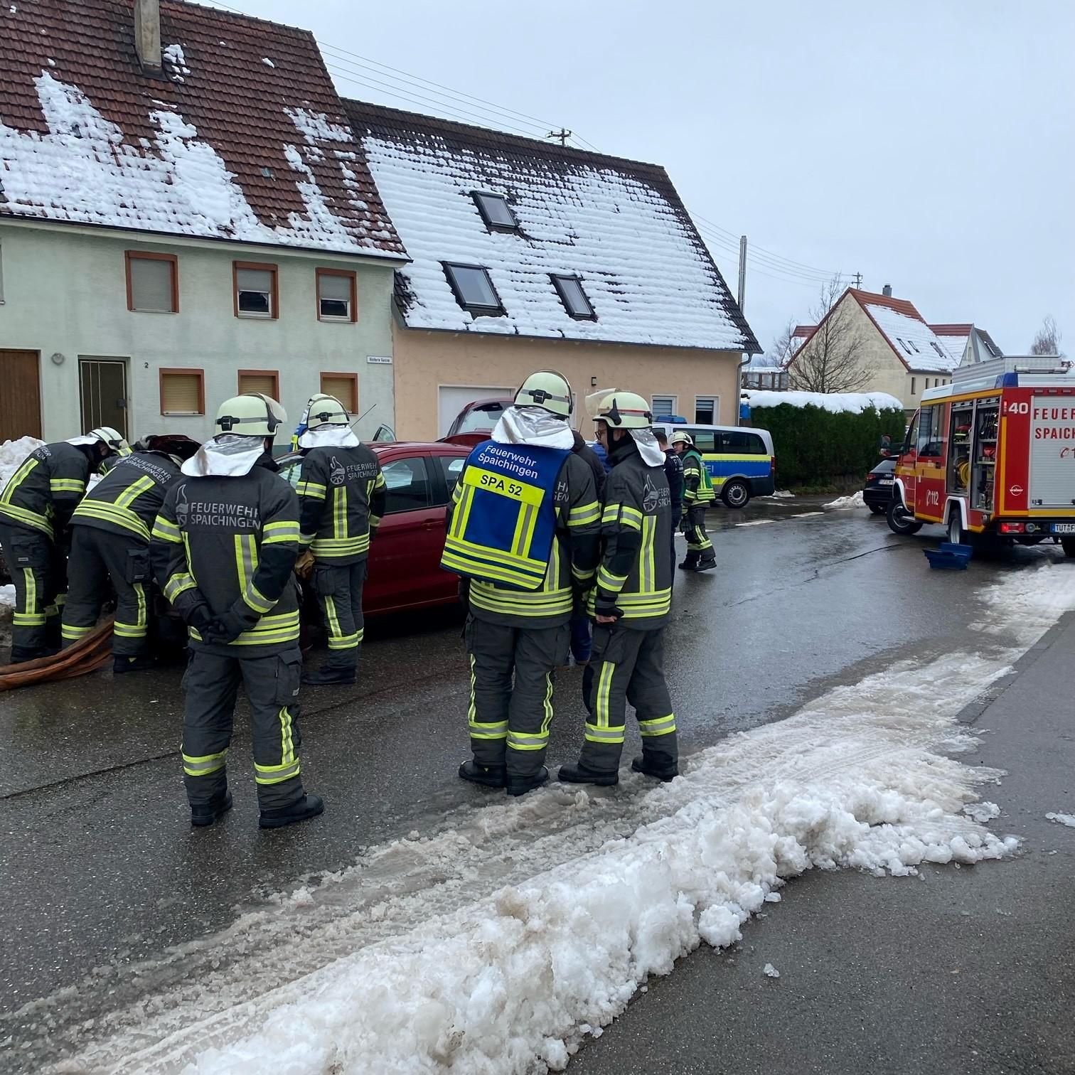 Feuerwehr Befreit Eingeschlossenen Autofahrer