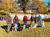 Hundehalterinnen und -halter aus Friedrichshafen haben sich zusammengeschlossen, um sich für eine Hundewiese einzusetzen.