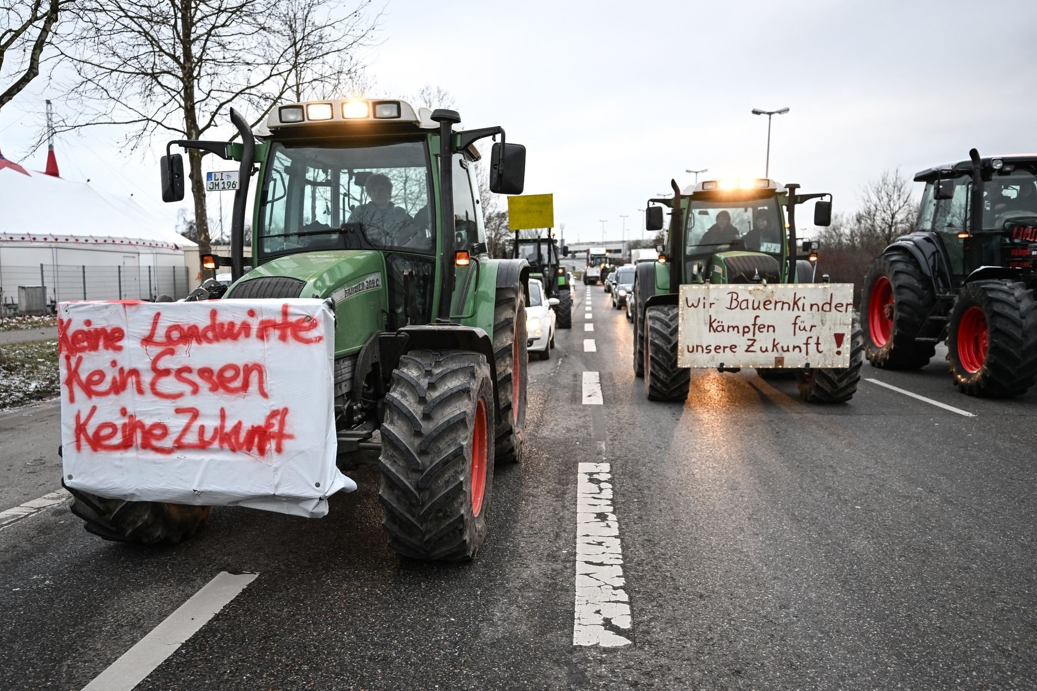 Bauernprotest: Auch Am Dienstag Straßenblockaden