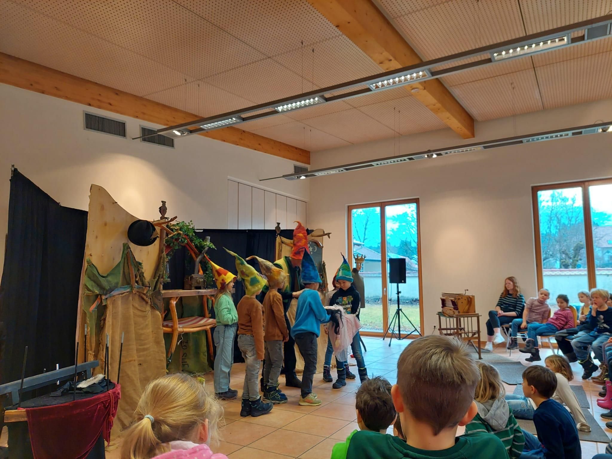 Theater, Theater, der Vorhang geht auf!