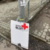 Vandalen zerstören Schilder für Blutspende – die Fälle häufen sich