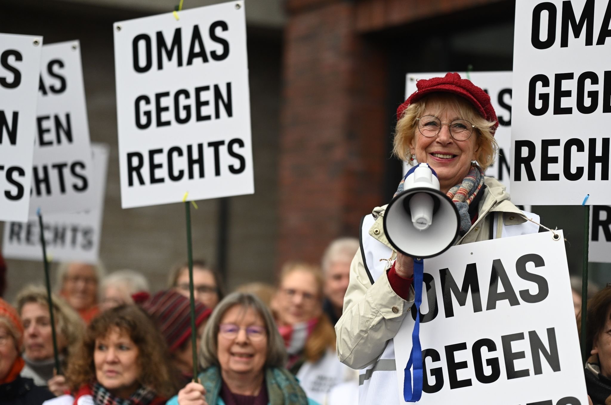 Ein Lied für die „Omas gegen Rechts“