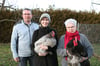 Thomas Liedke, Amelie Fehrenbach und Liselotte Hoffrichter teilen ihre Begeisterung für Hühnerhaltung.