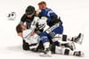Islanders sind in einem hitzigen Eishockeyspiel erfolgreich