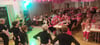 Der ganze Saal in pink: die Spaichinger Frauenfasnet 2024