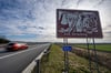 Debatte um Autobahnschilder: Kompromiss möglich?