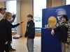 Europas größte Goldmünze glänzt in Altshausen: So viel ist „Big Phil“ wert