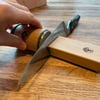 Test: Wie der Rollschleifer Messer scharf macht