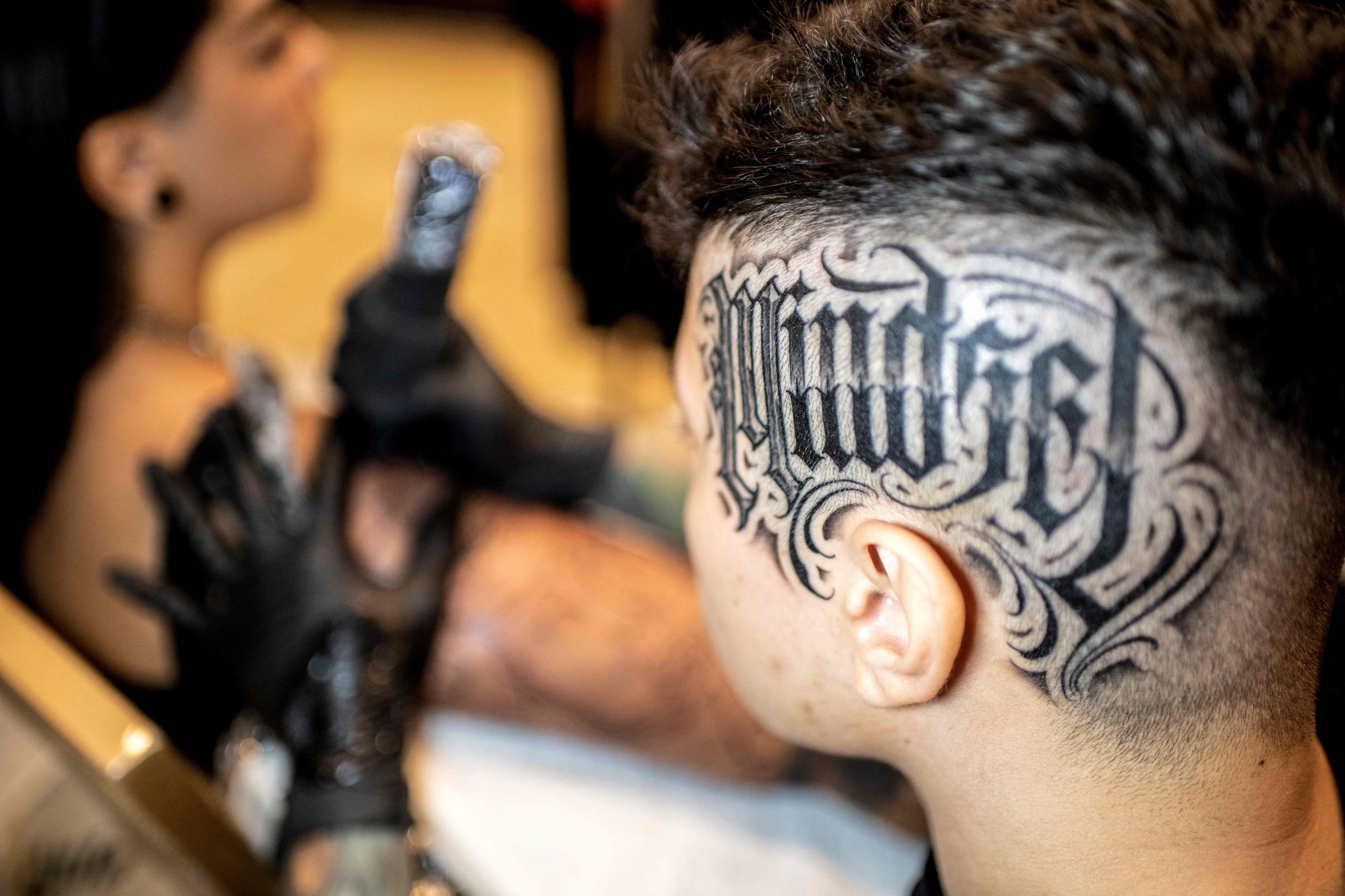Kriminell oder trendy? Die Geschichte des Tattoos
