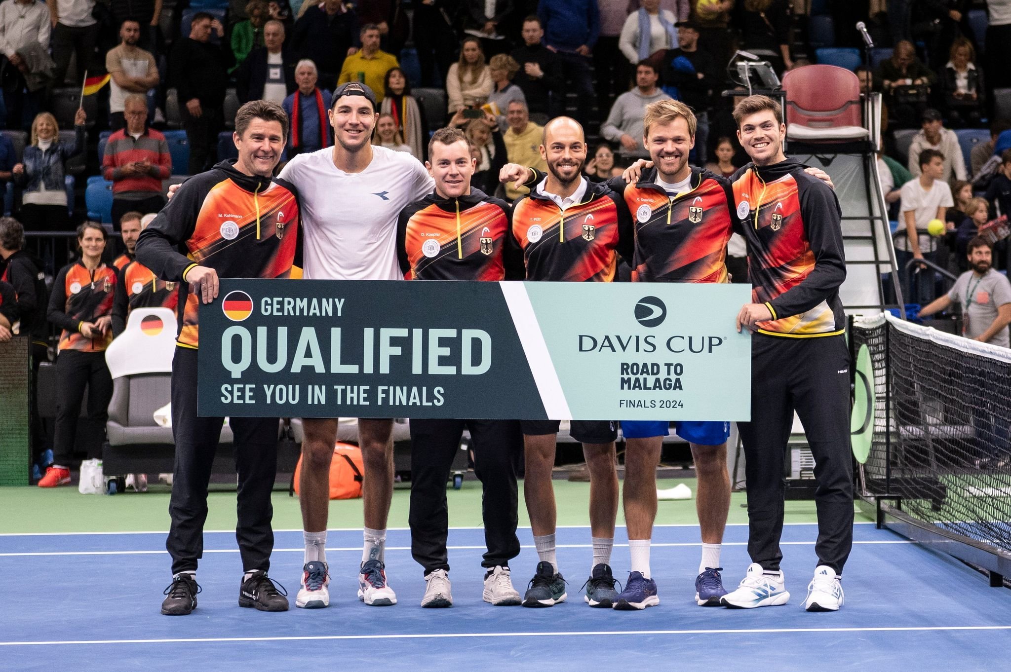 The German Davis Cup team travels to China for the group stage