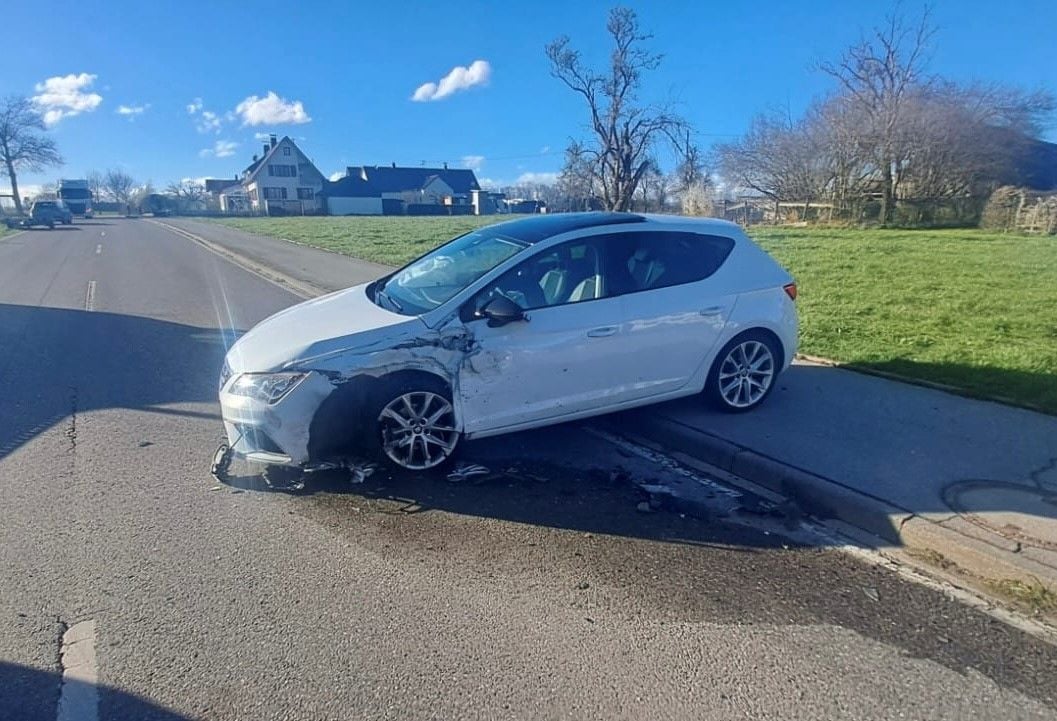 Zwei Verletzte Nach Zusammenprall Auf L288 Nahe Ravensburg