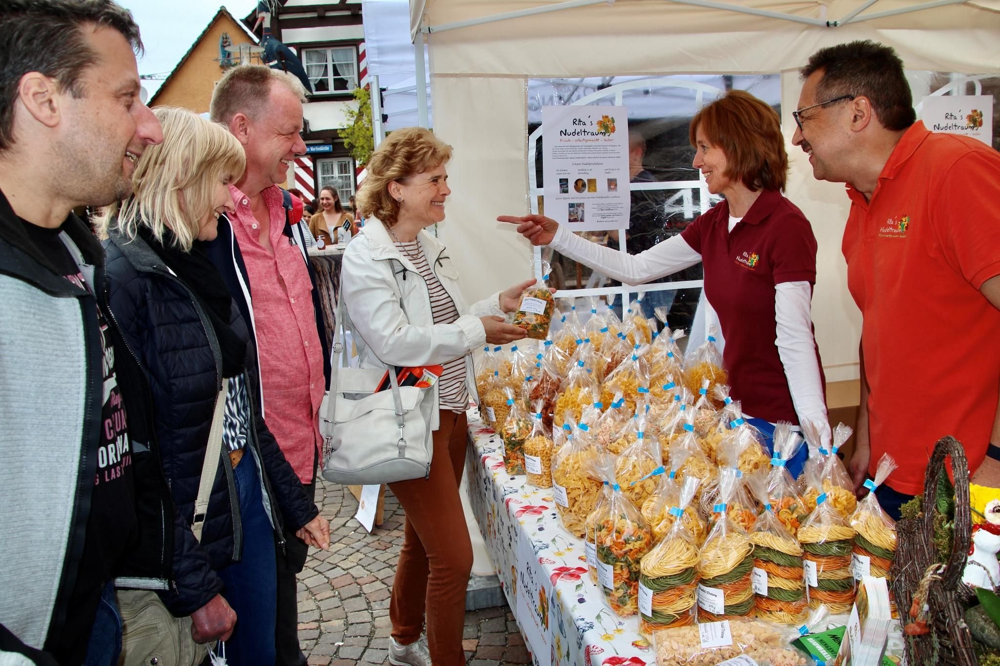 Zum Verkaufsoffenen Sonntag Gibt Es Wieder Einen Bauernmarkt