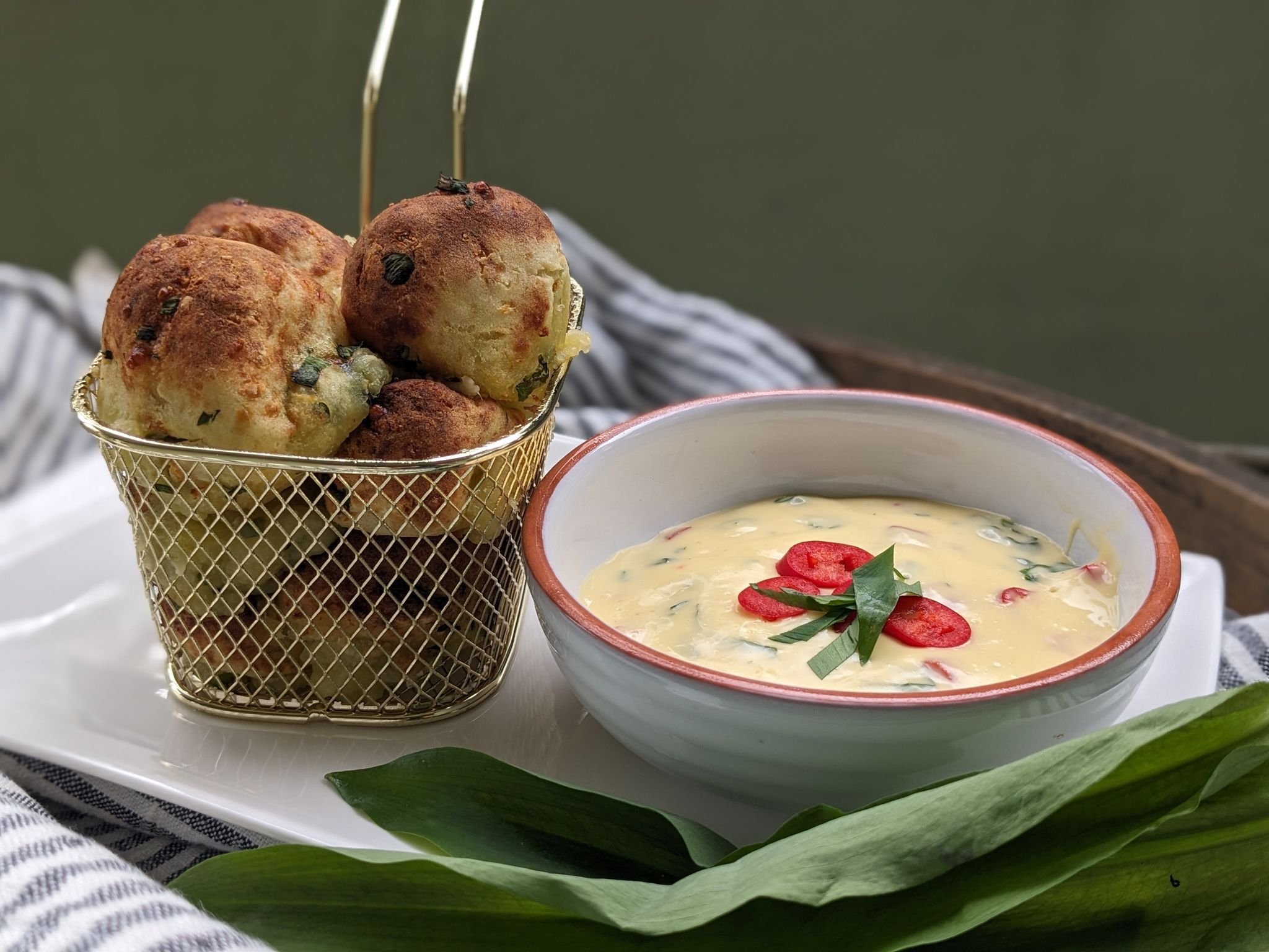 Zum Knuspern: Kartoffel-Bärlauch-Bällchen aus dem Airfryer