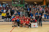 Abschiedsbild der TSG-Handballerinnen mit ihren Fans nach dem letzten Heimspiel der Landesliga-Saison 2023/24 in der Längenfeldhalle.