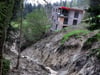 Fünf Häuser bereits zerstört: Dieser Hang rutscht immer weiter ab