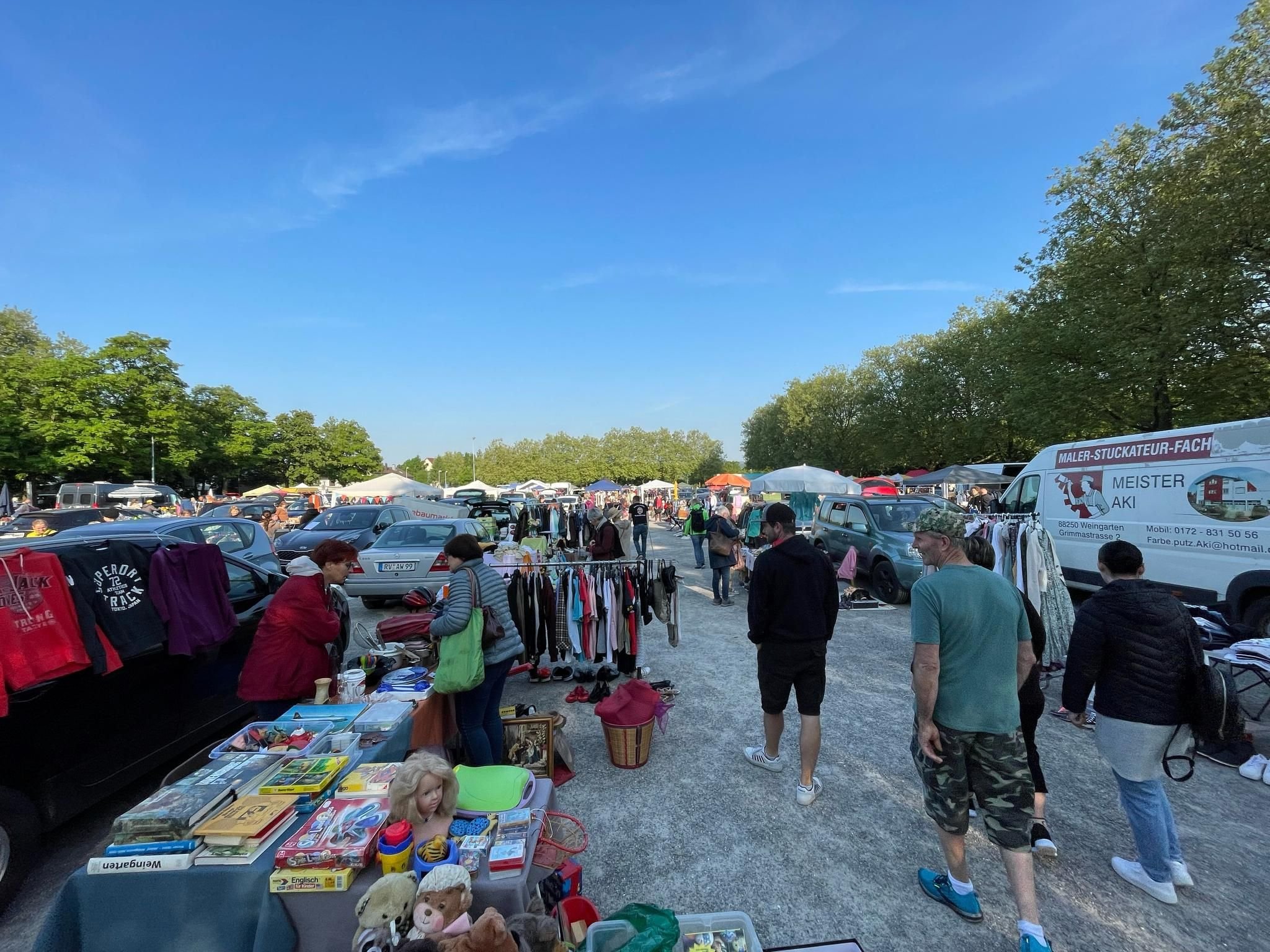 PlätzlerFlohmarkt auf dem Festplatz in Weingarten